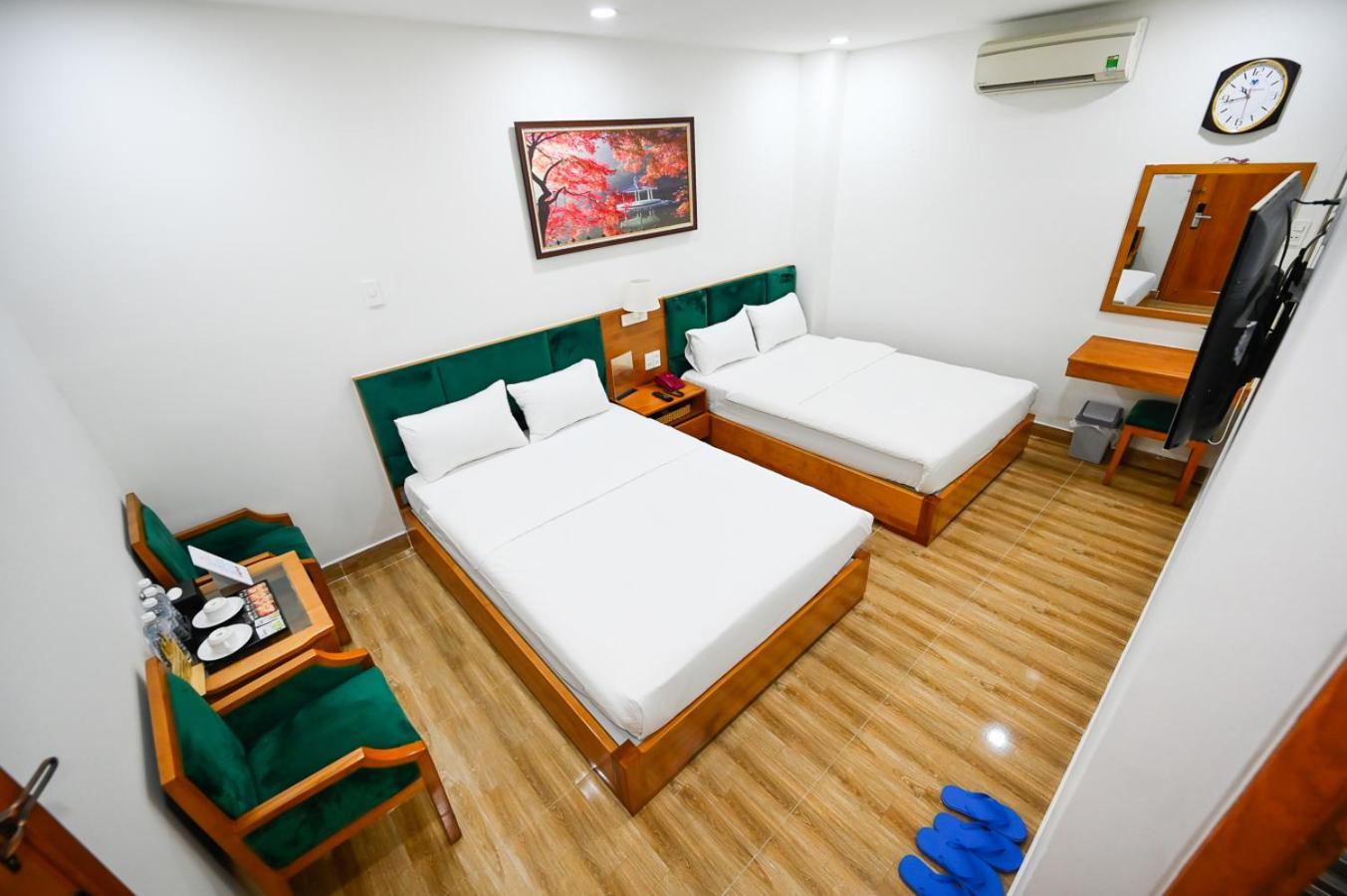 Vivian Airport Hotel Saigon Ho-Chi-Minh-Stadt Exterior foto